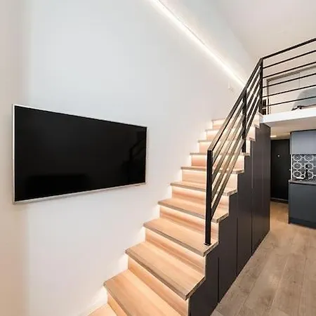 Stylish Loft With An Amazing Roof Top Terrace By Urban Rent *