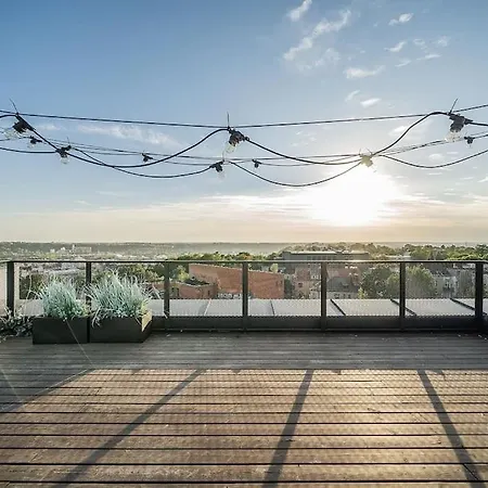 Stylish Loft With An Amazing Roof Top Terrace By Urban Rent
