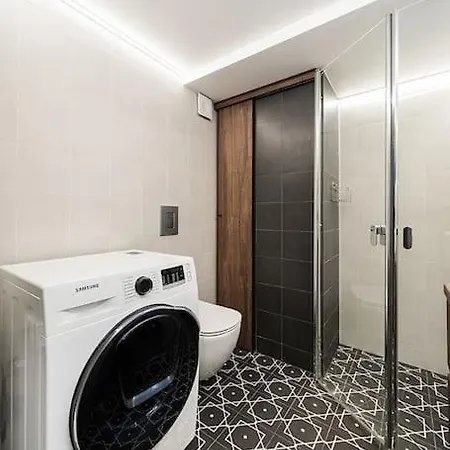 Stylish Loft With An Amazing Roof Top Terrace By Urban Rent Apartment