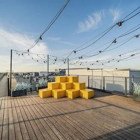 Stylish Loft With An Amazing Roof Top Terrace By Urban Rent *